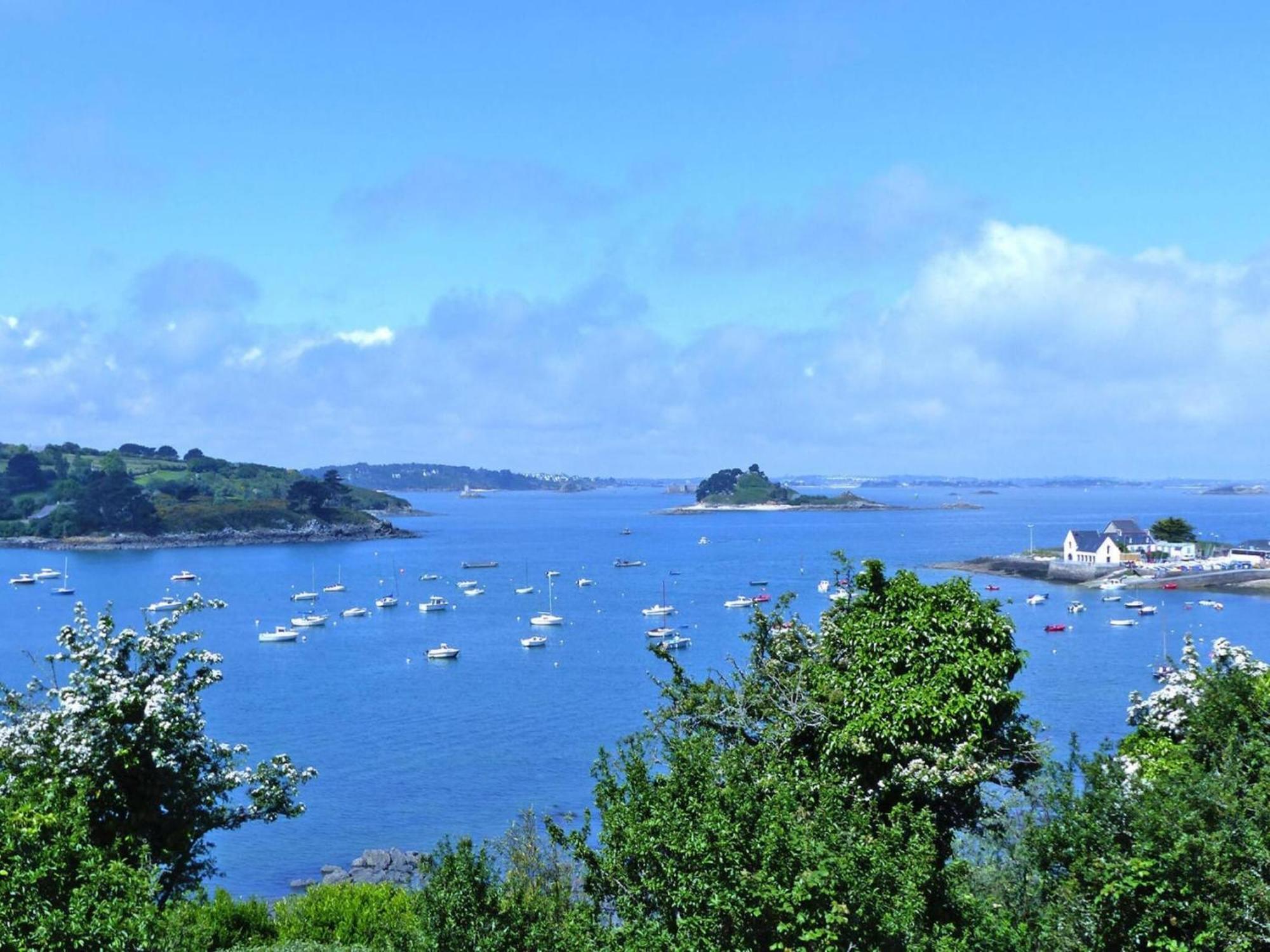 Pretty Breton Holiday Home In A Top Location Плугану Екстериор снимка